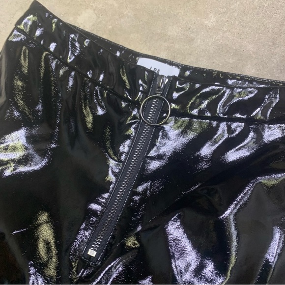 Lpa Faux Leather Front Zipper Skinny Pants Size Medium - Picture 3 of 9